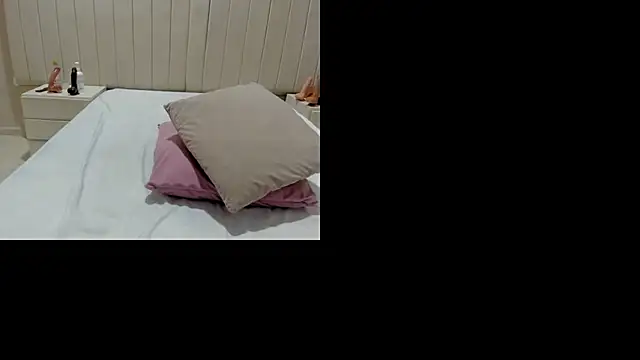 Littleolivia  online show from January 2026 01:02:02 PM