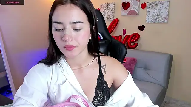 Veronica isaza   online show from February 2025 12:39:02 PM