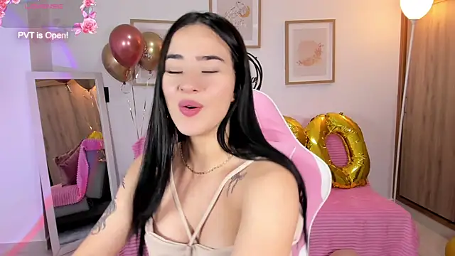 Veronica isaza   online show from October 2025 12:34:02 PM