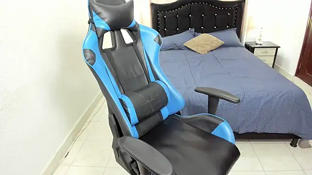 Snapshot of Debora_brown chatting on January 2025 01:52:02 PM Debora brown online show from January 2025 01:52:02 PM