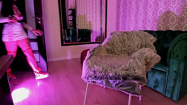 Snapshot of CreamyInkky_ chatting on December 2024 07:31:01 AM CreamyInkky  online show from December 2024 07:31:01 AM