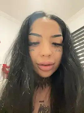 Snapshot of CreamyInkky_ chatting on December 2024 01:49:02 PM CreamyInkky  online show from December 2024 01:49:02 PM