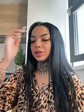 Snapshot of CreamyInkky_ chatting on December 2024 07:18:01 AM CreamyInkky  online show from December 2024 07:18:01 AM