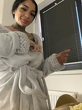 Snapshot of CreamyInkky_ chatting on January 2025 03:21:01 PM CreamyInkky  online show from January 2025 03:21:01 PM