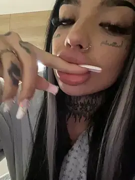 Snapshot of CreamyInkky_ chatting on January 2025 09:58:01 PM CreamyInkky  online show from January 2025 09:58:01 PM