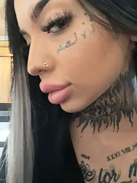 Snapshot of CreamyInkky_ chatting on January 2025 12:54:01 PM CreamyInkky  online show from January 2025 12:54:01 PM