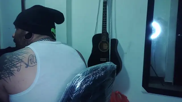 darkclothes online show from February 2025 11:12:01 PM