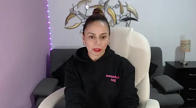 Snapshot of NicoleKitty_ chatting on February 2025 12:52:02 AM NicoleKitty online show from February 2025 12:52:02 AM