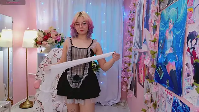 Coconut Mia online show from November 2025 11:58:02 PM