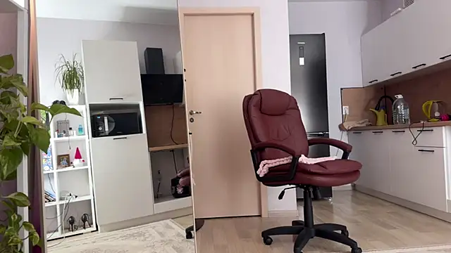 Snapshot of Victoria1Love chatting on February 2025 02:31:02 PM Victoria1Love online show from February 2025 02:31:02 PM