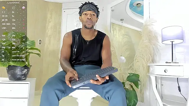 Snapshot of RicoBrown777_ chatting on April 2026 03:53:02 AM RicoBrown777 online show from April 2026 03:53:02 AM