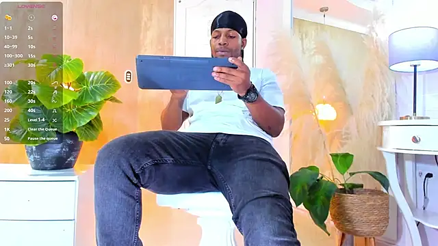 Snapshot of RicoBrown777_ chatting on April 2026 03:59:01 AM RicoBrown777 online show from April 2026 03:59:01 AM