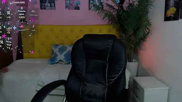 Aidan twink online show from March 2025 10:53:01 PM