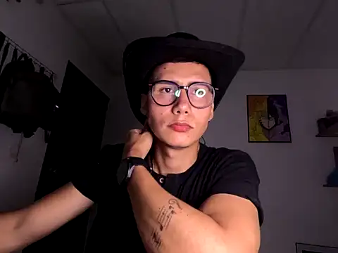 Abercend online show from October 2025 02:55:01 AM