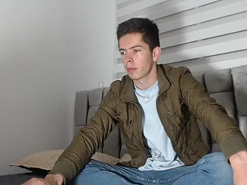 Snapshot of Eliantg chatting on December 2024 01:32:01 AM Eliantg online show from December 2024 01:32:01 AM