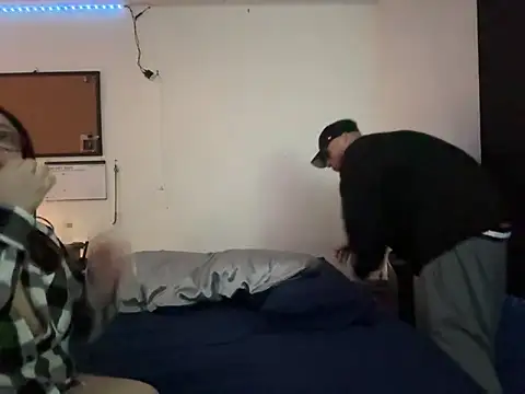 Snapshot of DaHomeEDubs chatting on January 2025 11:22:02 AM DaHomeEDubs online show from January 2025 11:22:02 AM