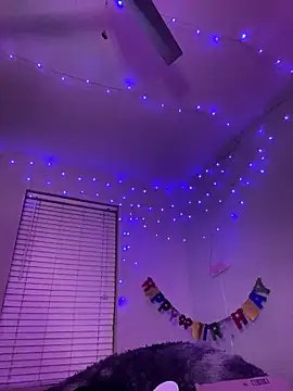 Snapshot of LillShayy chatting on November 2025 04:45:02 AM LillShayy online show from November 2025 04:45:02 AM