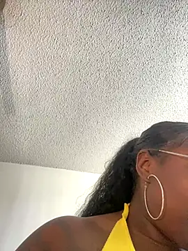 Snapshot of LillShayy chatting on November 2025 07:12:01 PM LillShayy online show from November 2025 07:12:01 PM