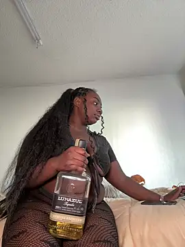 Snapshot of LillShayy chatting on January 2026 02:43:02 PM LillShayy online show from January 2026 02:43:02 PM