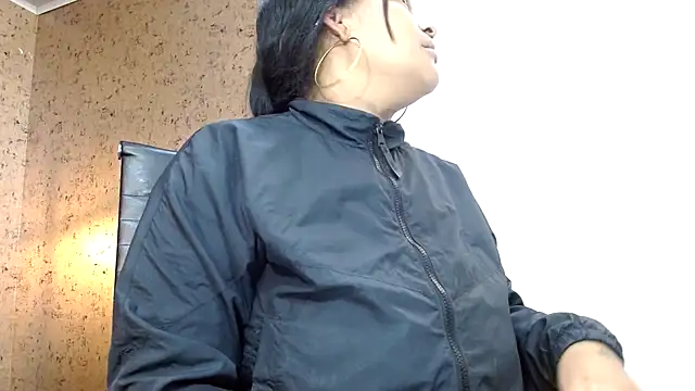 Michelle Brito1 online show from February 2025 02:14:02 PM