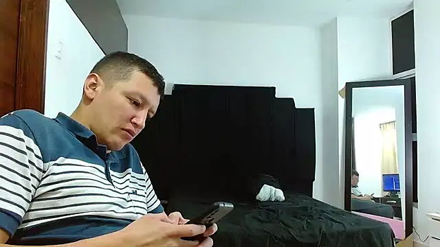 Hot-Couple--18 online show from December 2024 01:00:01 PM