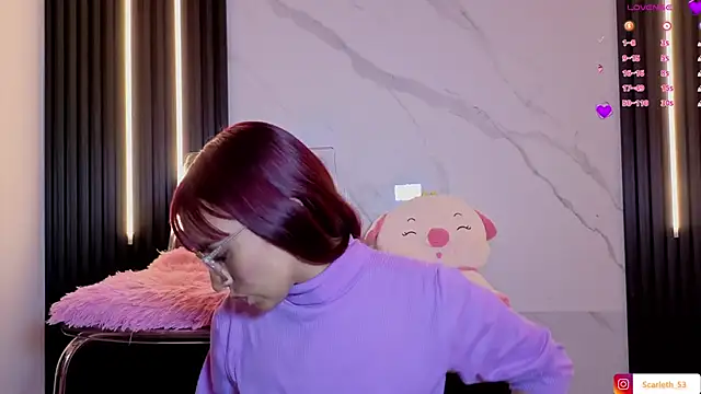 Scarlet Red  online show from December 2025 01:20:02 PM