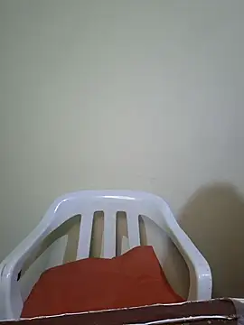 Snapshot of yuliparis chatting on February 2025 04:48:01 AM yuliparis online show from February 2025 04:48:01 AM