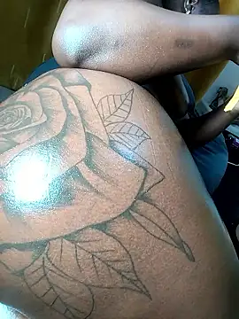 Snapshot of Hugemassivebootie chatting on November 2025 11:31:01 AM Hugemassivebootie online show from November 2025 11:31:01 AM