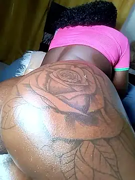 Snapshot of Hugemassivebootie chatting on November 2025 08:00:01 PM Hugemassivebootie online show from November 2025 08:00:01 PM