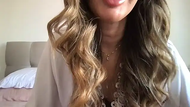 paolajonez online show from January 2025 11:48:01 AM