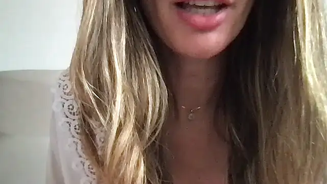 paolajonez online show from January 2025 05:06:01 PM