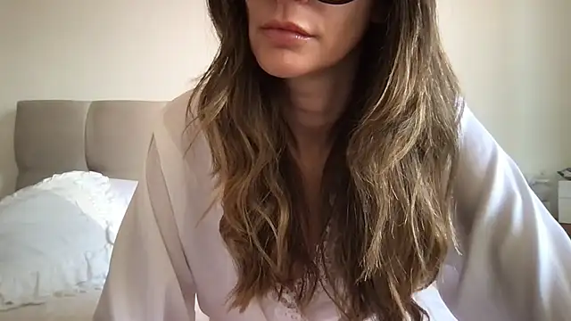 paolajonez online show from March 2025 12:41:02 PM