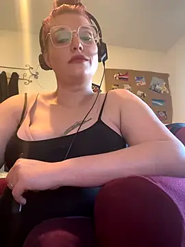 Snapshot of Lalalynn chatting on November 2025 07:46:02 PM Lalalynn online show from November 2025 07:46:02 PM