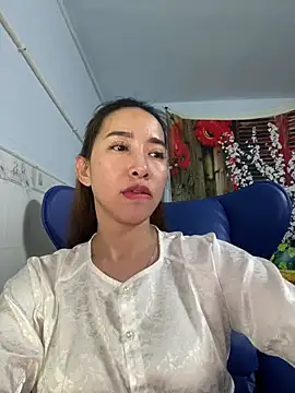 Snapshot of Cherry_6969 chatting on February 2025 01:10:01 PM Cherry 6969 online show from February 2025 01:10:01 PM