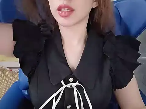 Snapshot of Cherry_6969 chatting on March 2025 11:32:01 AM Cherry 6969 online show from March 2025 11:32:01 AM