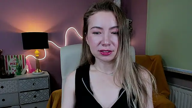 Mia Tasty online show from November 2025 07:32:01 AM