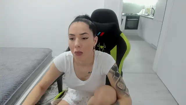 Emmapmg online show from February 2026 12:45:01 PM