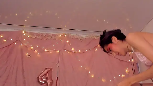 Snapshot of BonnieCute_ chatting on January 2025 11:43:02 AM BonnieCute online show from January 2025 11:43:02 AM