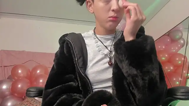 Snapshot of BonnieCute_ chatting on March 2025 11:42:02 AM BonnieCute online show from March 2025 11:42:02 AM