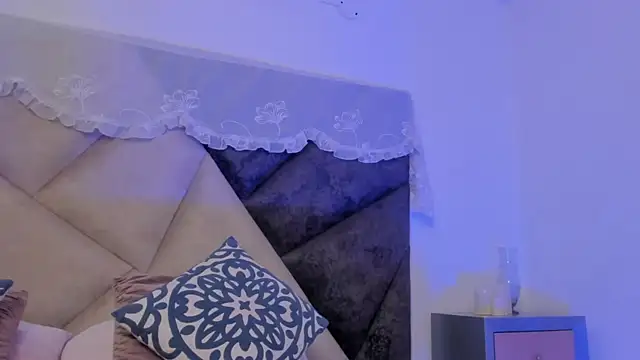 Snapshot of BonnieCute_ chatting on September 2025 12:23:02 AM BonnieCute online show from September 2025 12:23:02 AM