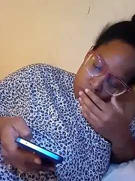 Snapshot of madamsensuale chatting on January 2025 01:29:01 AM madamsensuale online show from January 2025 01:29:01 AM