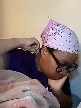 Snapshot of madamsensuale chatting on March 2025 11:54:02 PM madamsensuale online show from March 2025 11:54:02 PM