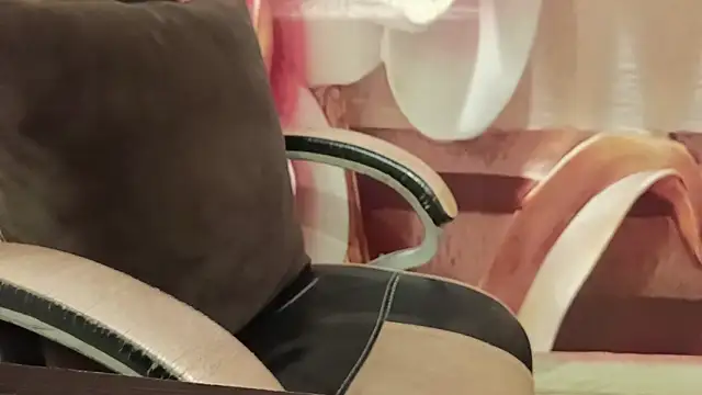 Snapshot of FRIENDFORFUN chatting on September 2025 03:50:01 AM FRIENDFORFUN online show from September 2025 03:50:01 AM