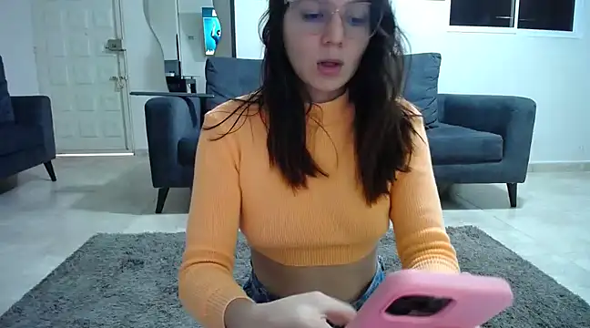 julianamorant online show from March 2025 06:20:02 PM