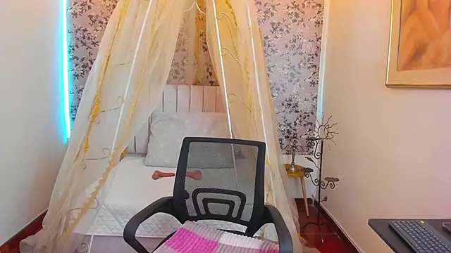 agatha rusell  online show from February 2025 04:14:02 PM