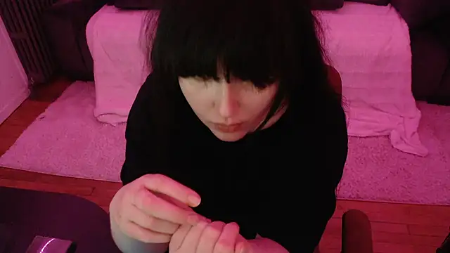 Lynylou online show from December 2024 08:53:01 PM