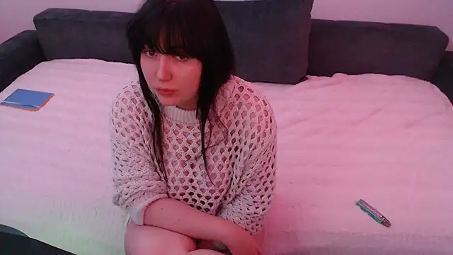 Lynylou online show from December 2024 12:37:01 AM