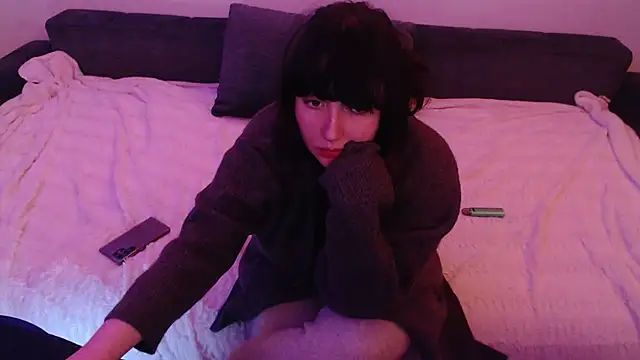 Lynylou online show from December 2024 10:02:02 PM