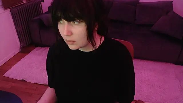 Lynylou online show from January 2025 01:56:02 AM