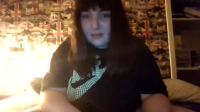 Lynylou online show from September 2025 07:47:02 PM